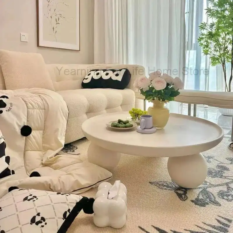 Роскошные дизайнерские журнальные столики в центре спальни - Фотография_3