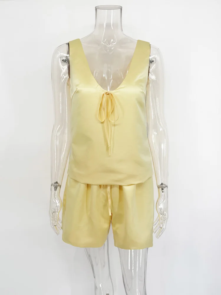 Tossy атласный модный комплект из 2 предметов с шортами для женщин - Фотография_4