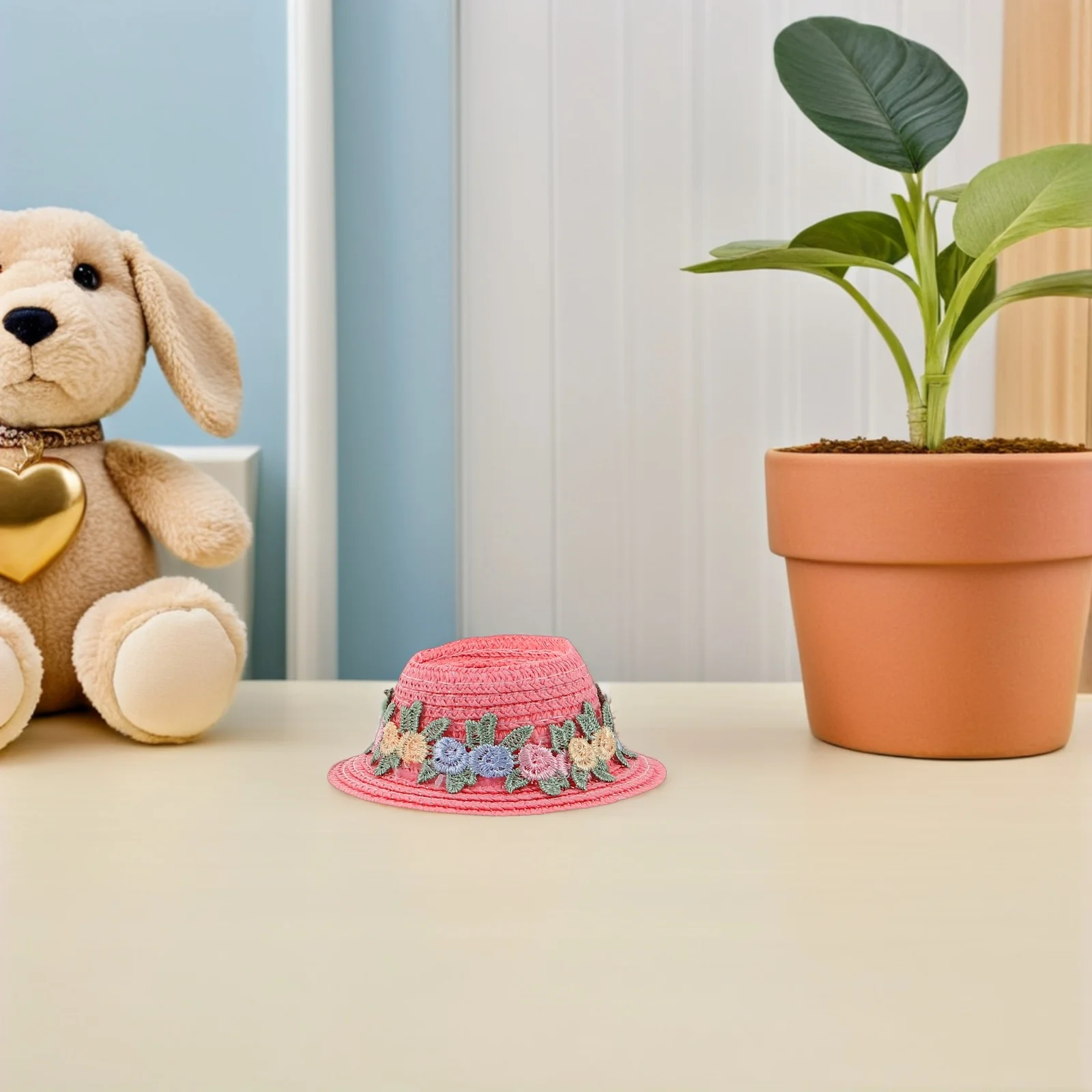 Миниатюрные шапки с маленьким верхом