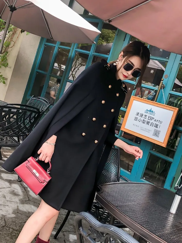 Женская двубортная накидка средней длины - Фотография_5