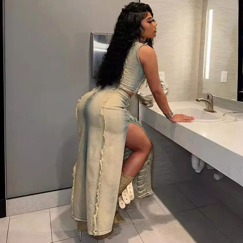 Женское рваное джинсовое платье - Фотография_4