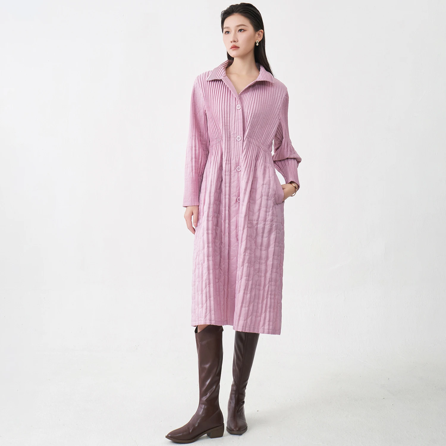 Miyake плиссированное хлопковое пальто 2025