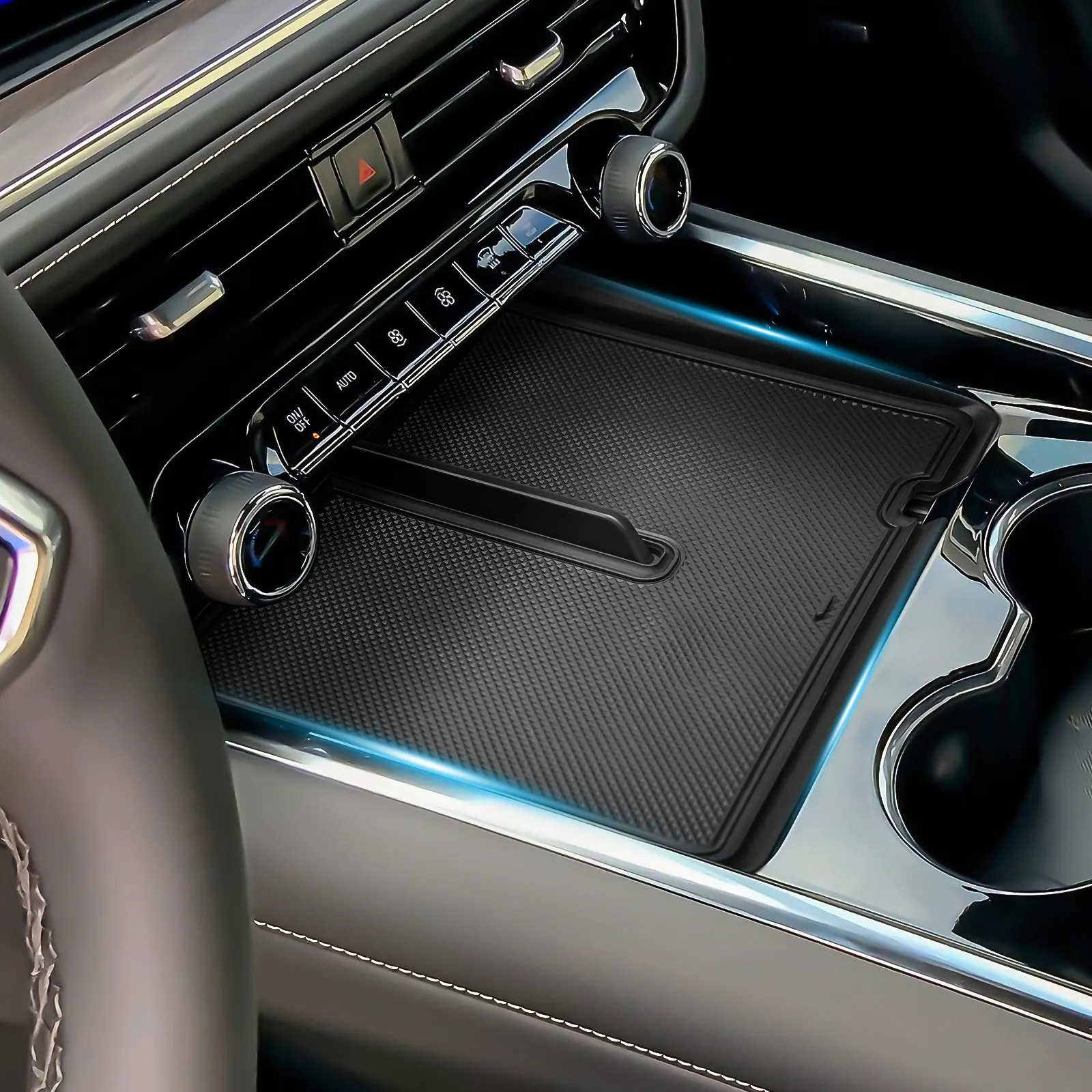 Органайзер на центральной консоли для chevy suburban/tahoe 2025 года - Фотография_2