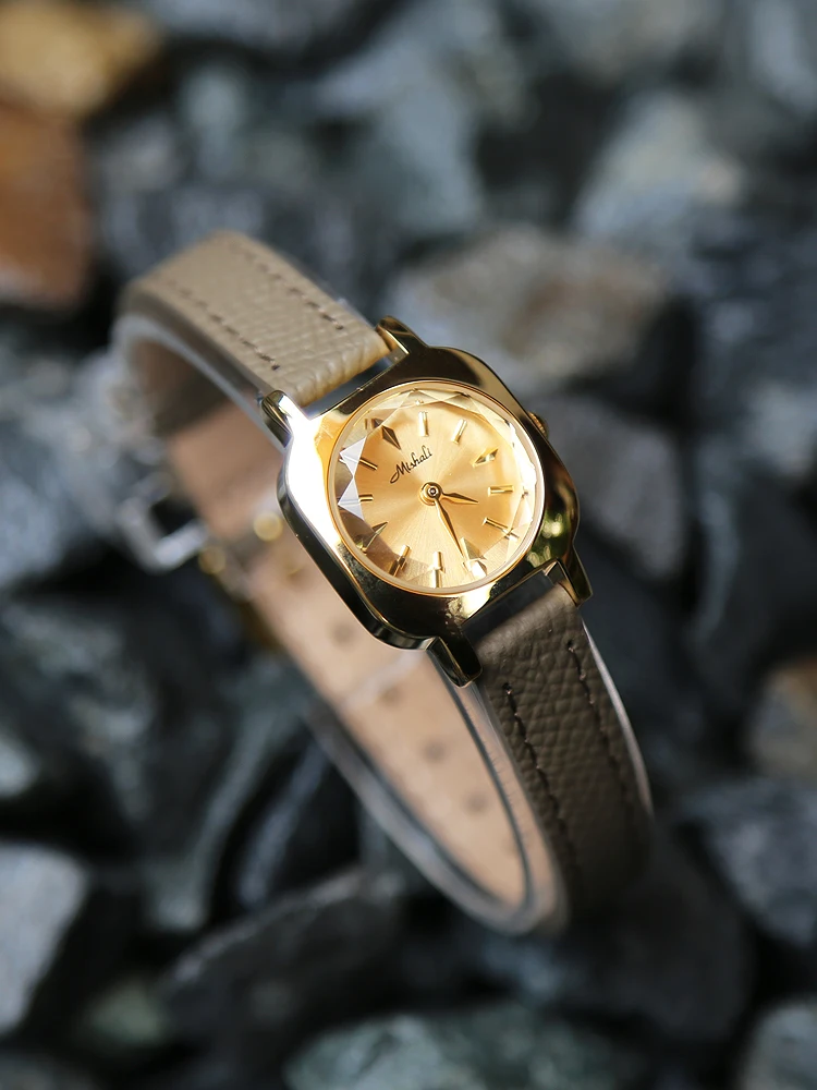 Элегантные женские наручные часы