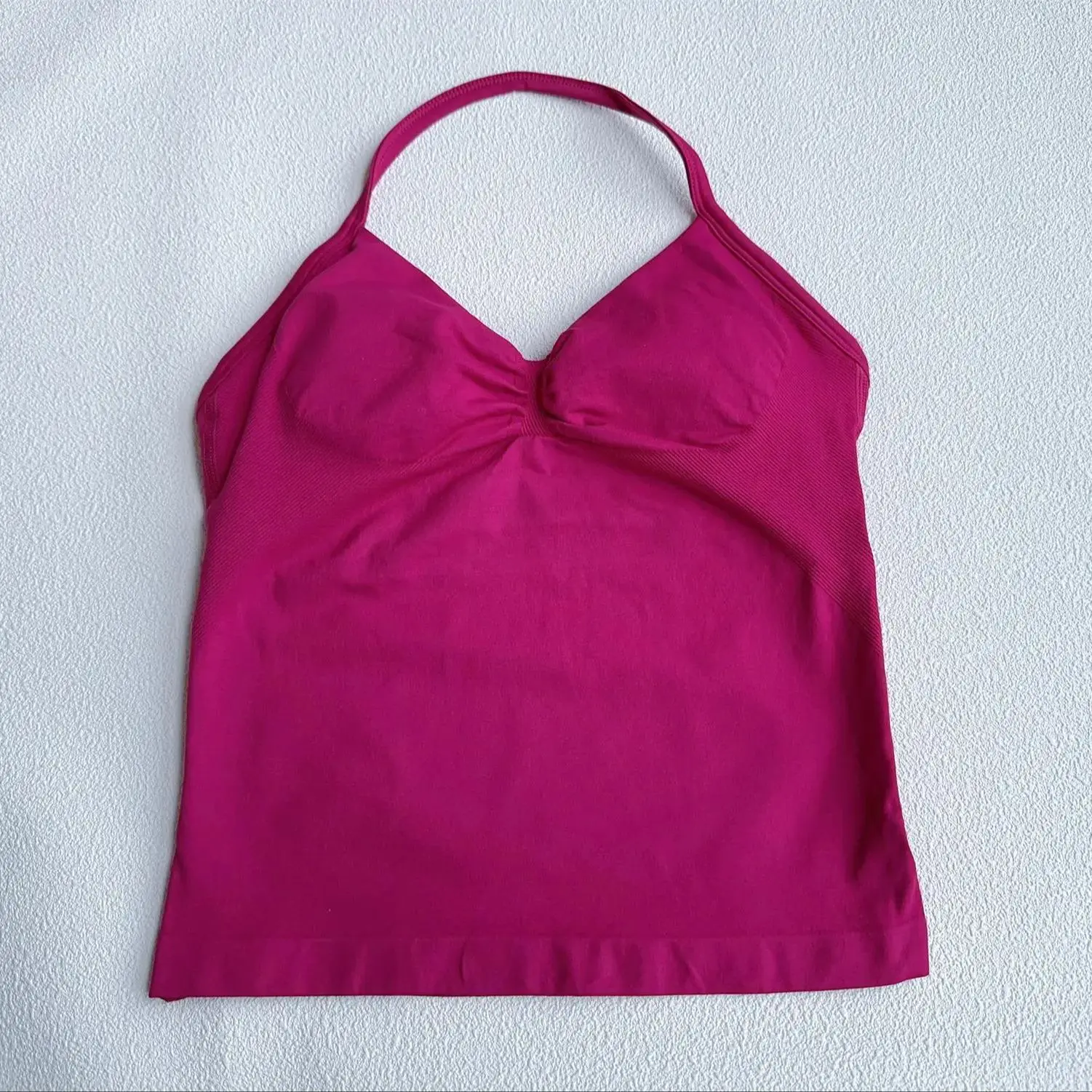 Топ с лямкой на бретельках без логотипов - Фотография_4