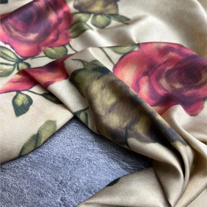 Высококачественное платье из эластичной