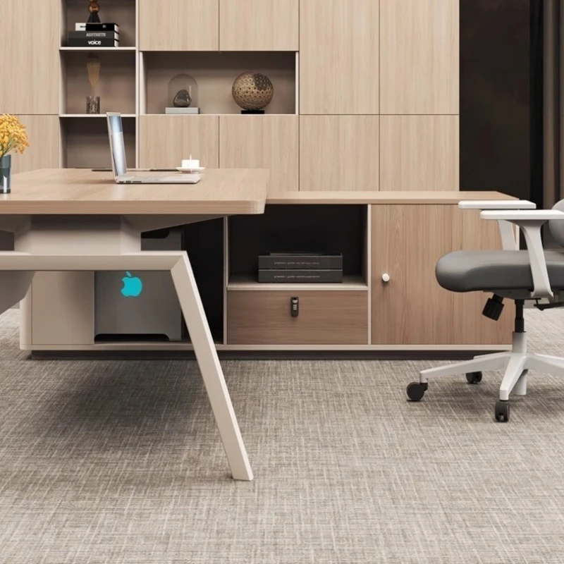 Коричневый дешевый стол для руководителя - Фотография_6