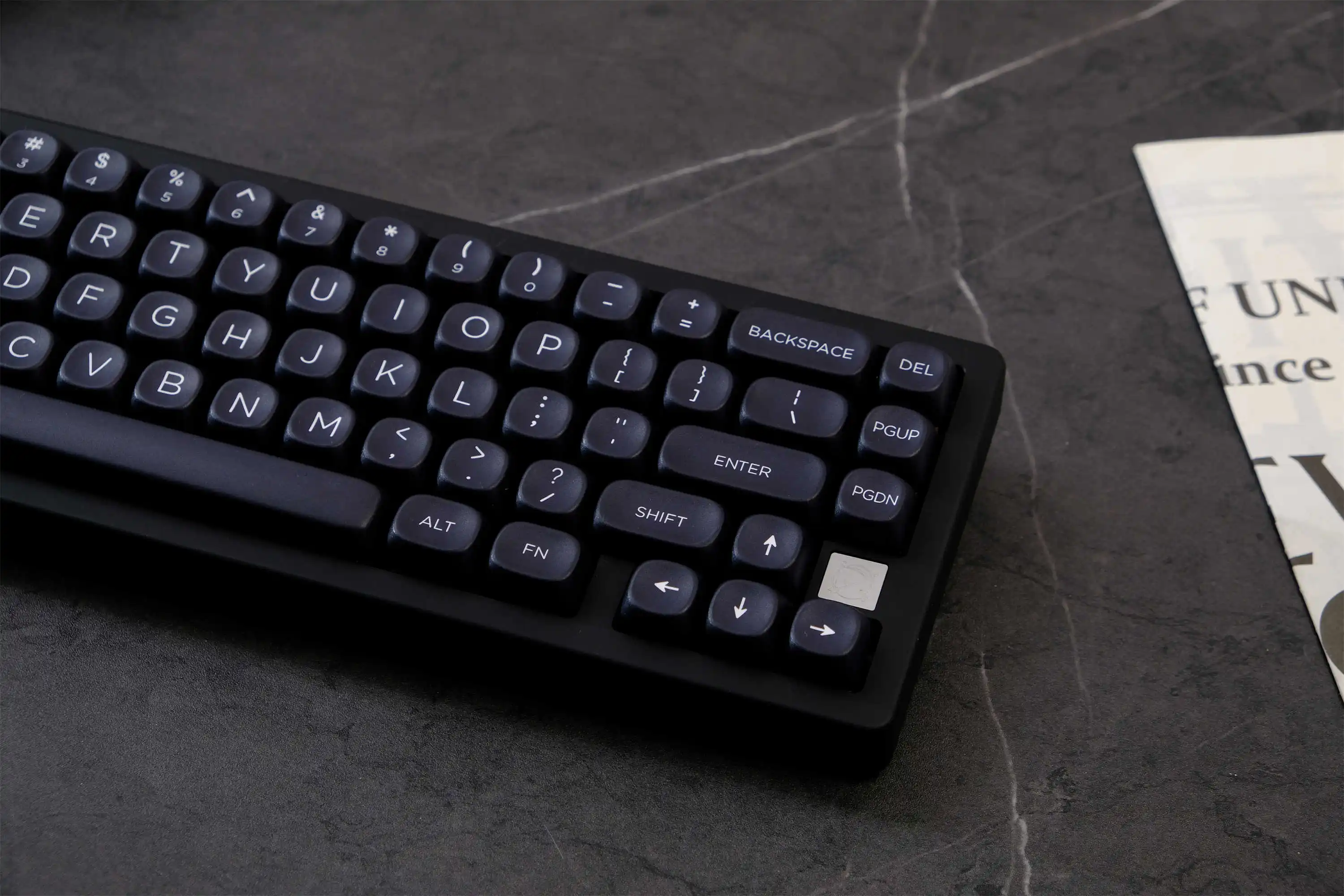 Минималистичные черные колпачки клавиш gmk - Фотография_4