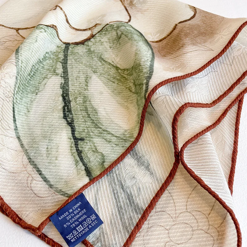 Шелковый женский шарф на осень-зиму - Фотография_3