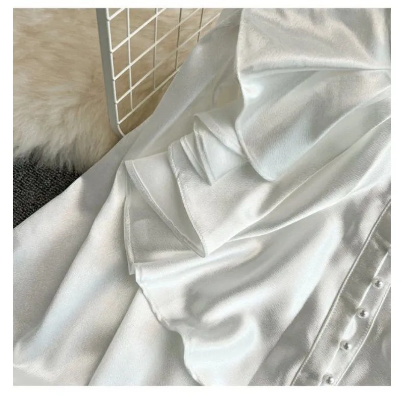 Роскошная блузка с рюшами и расклешенными рукавами - Фотография_6