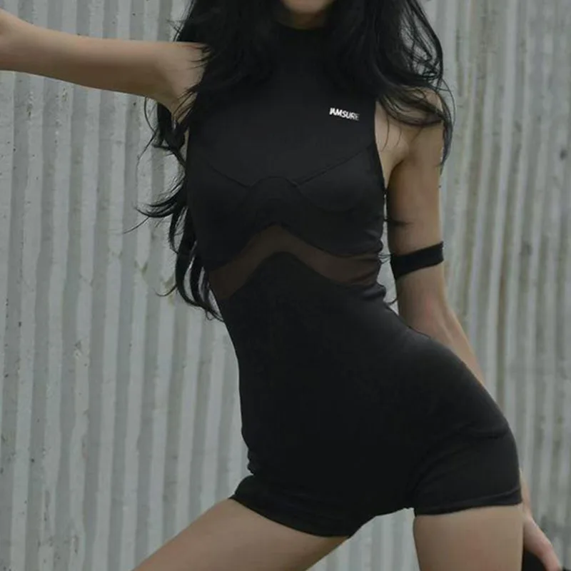 Женский сетчатый комбинезон в уличном стиле - Фотография_2