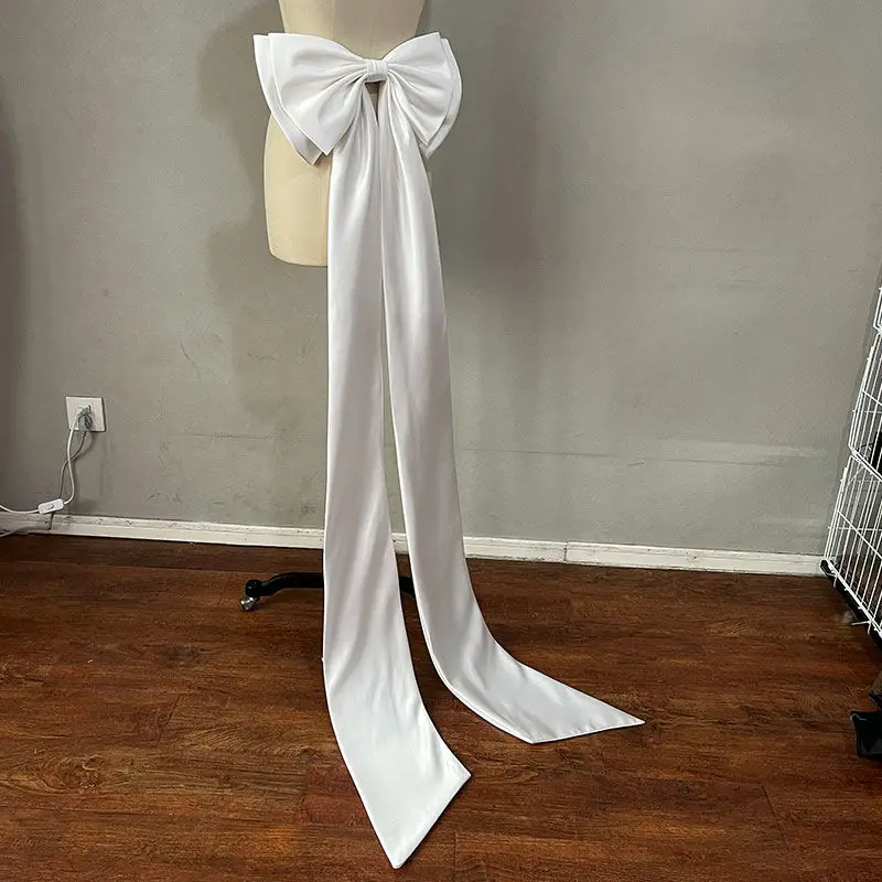 Атласные аксессуары для свадебного платья с большим бантом - Фотография_4