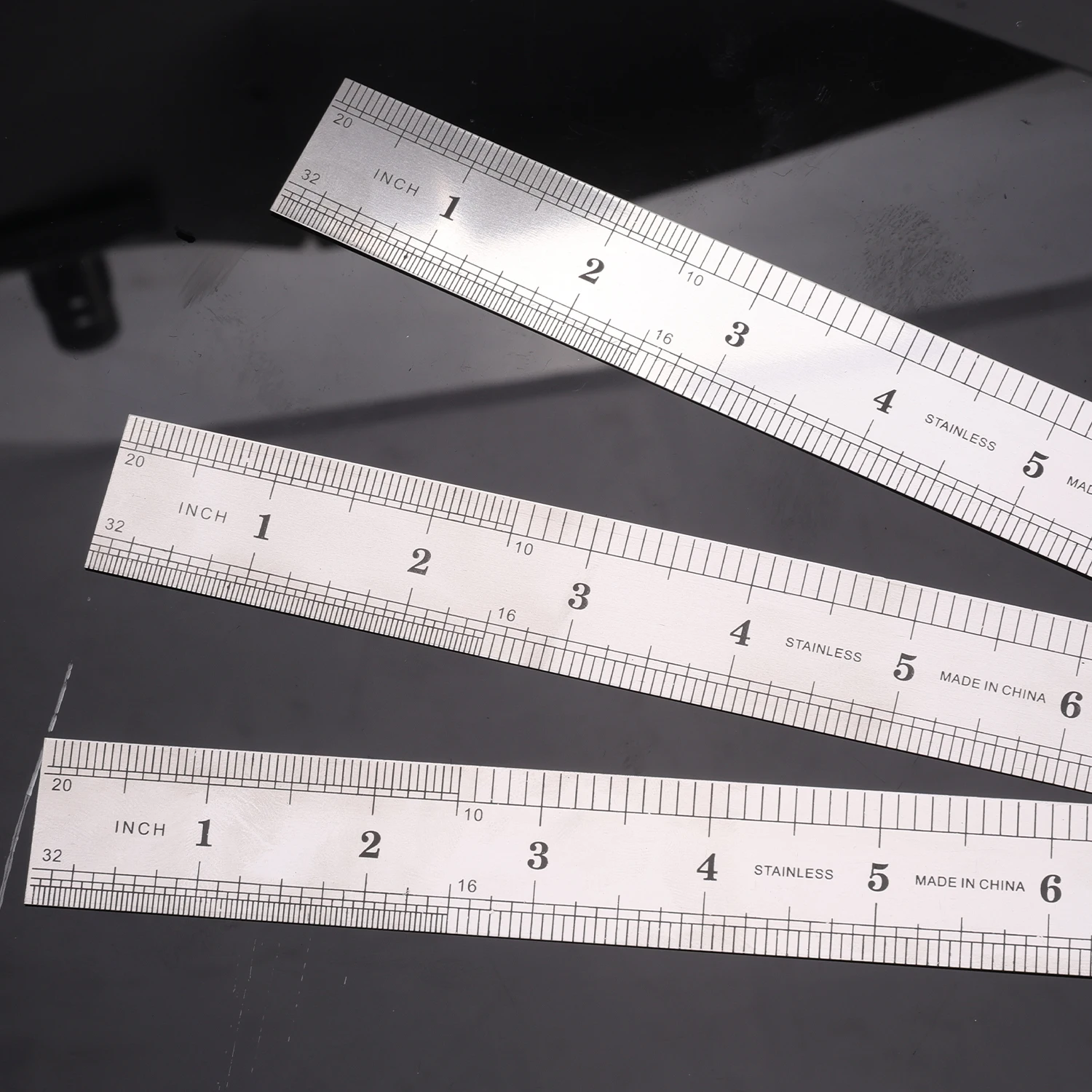 Металлическая прямая линейка из нержавеющей стали - Фотография_2