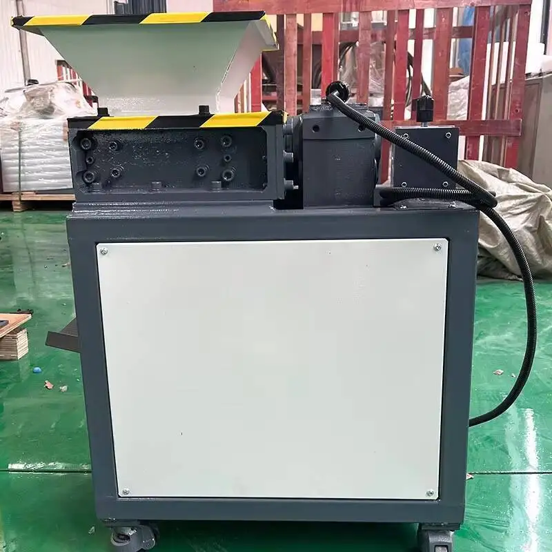 Маленькая двухосная многофункциональная мощная дробилка для крышек бутылок - Фотография_4