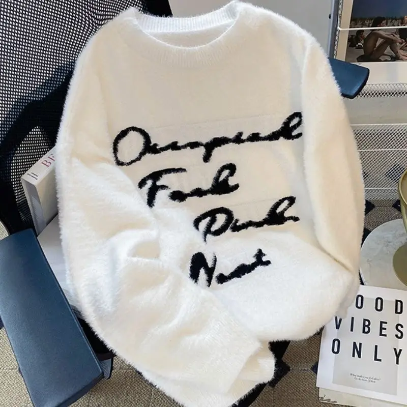 Жаккардовый свитер в стиле ретро с круглым вырезом и буквами