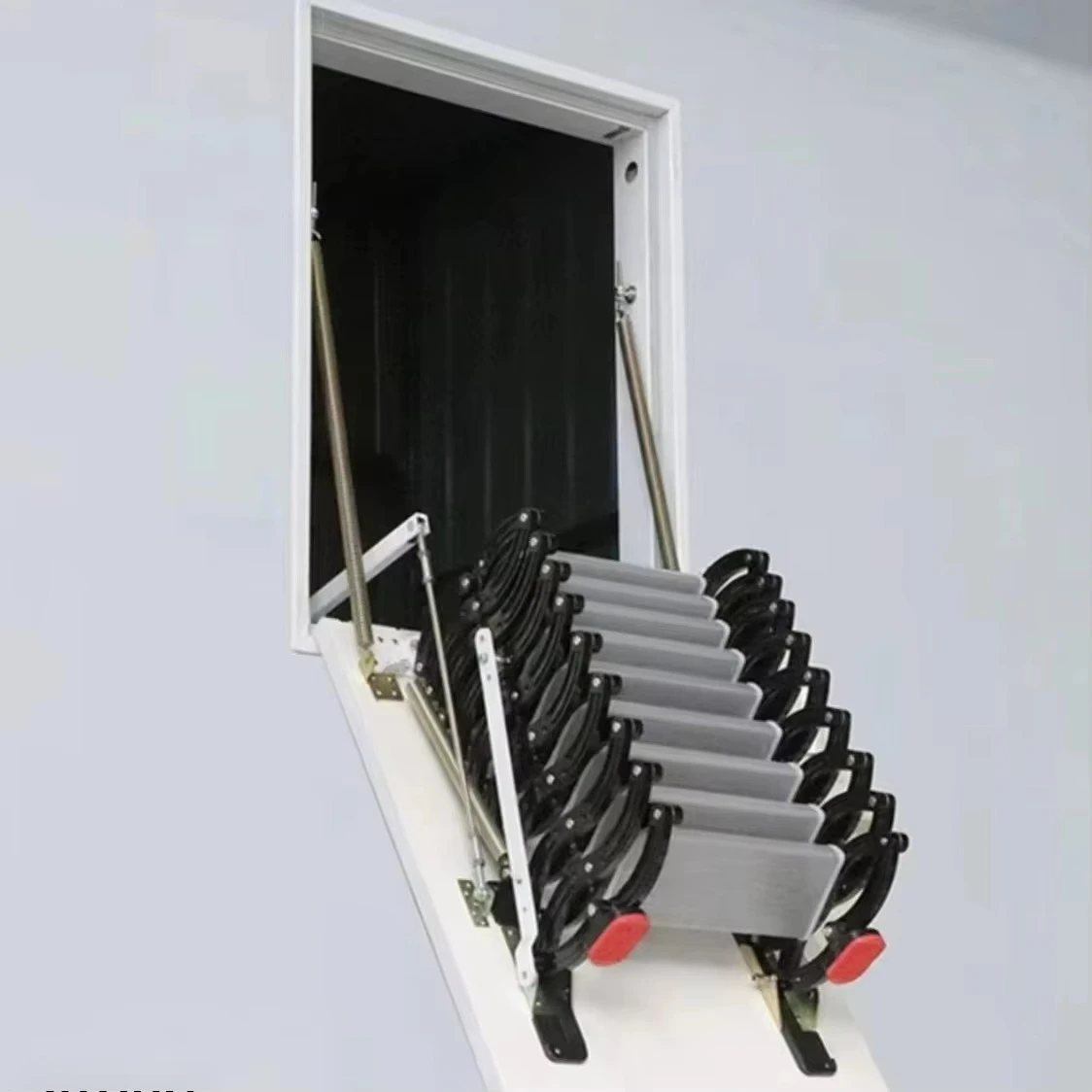 Домашняя выдвижная лестница