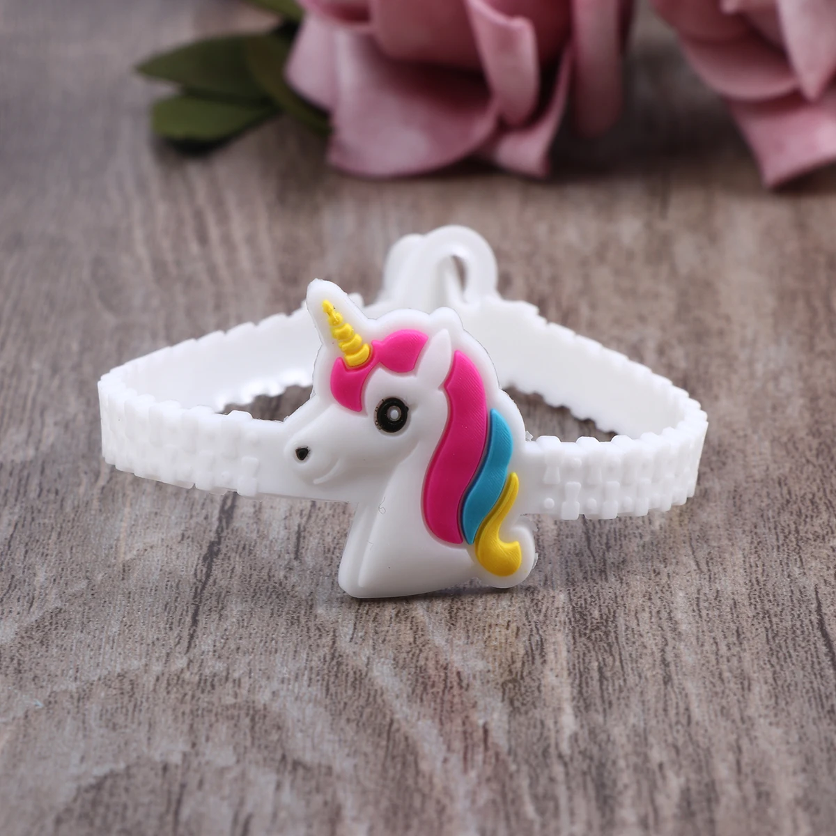 Браслет с единорогом