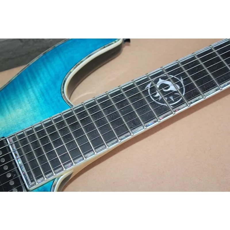Электрогитара stlf7 strings blue body со шпоном из пламенного клена - Фотография_3