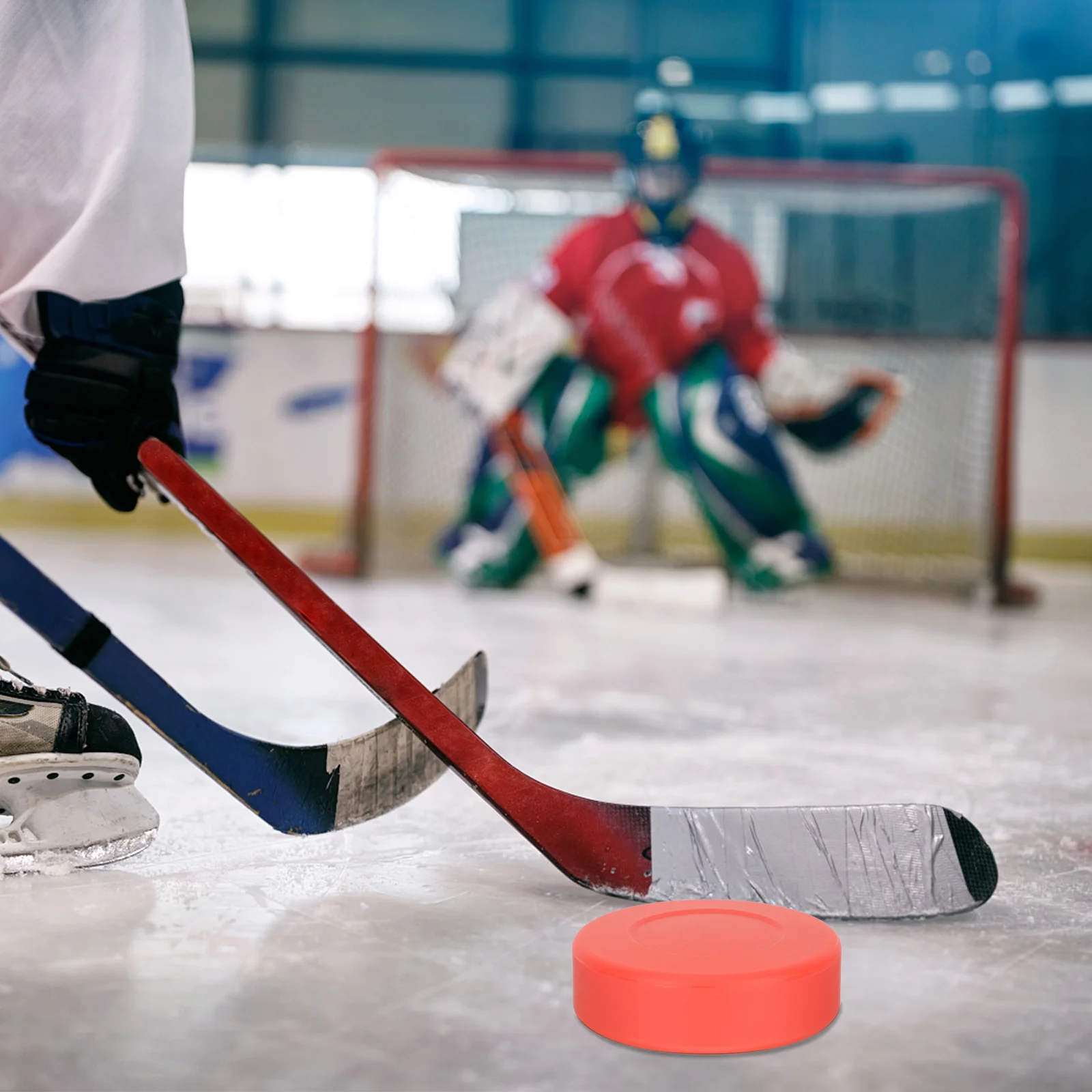 Хоккейные шайбы, спортивные аксессуары