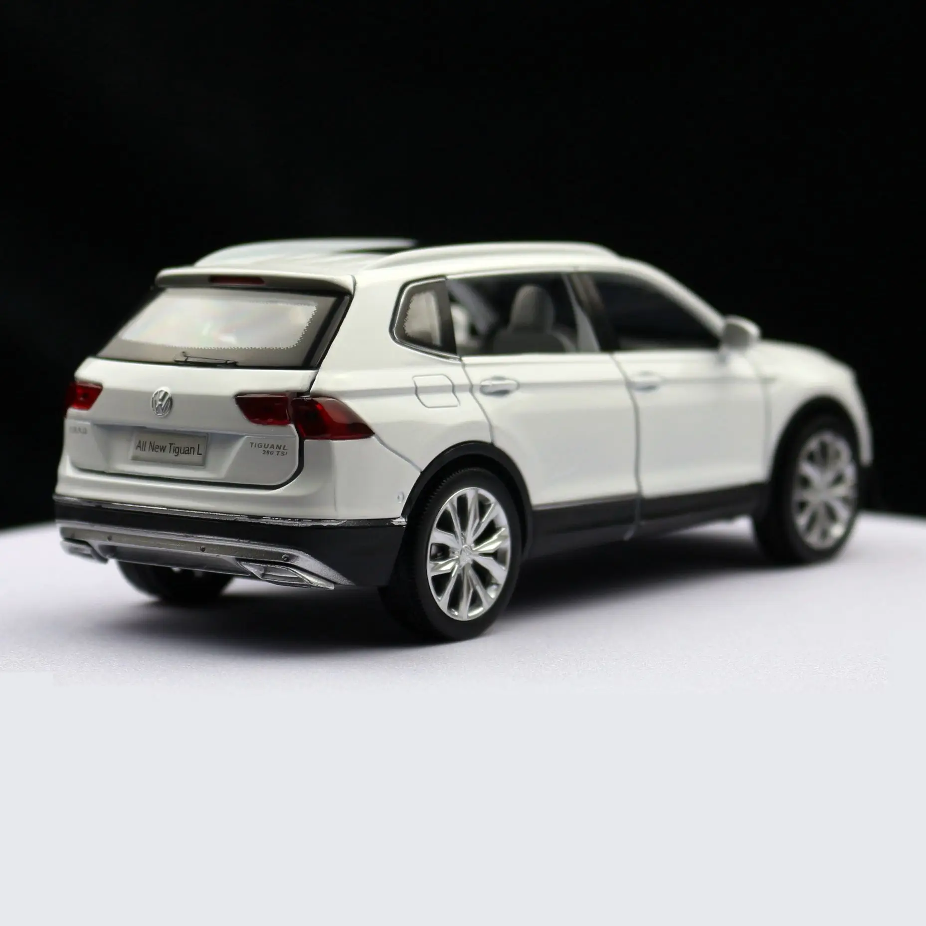 Volkswagen tiguan l suv - Фотография_5