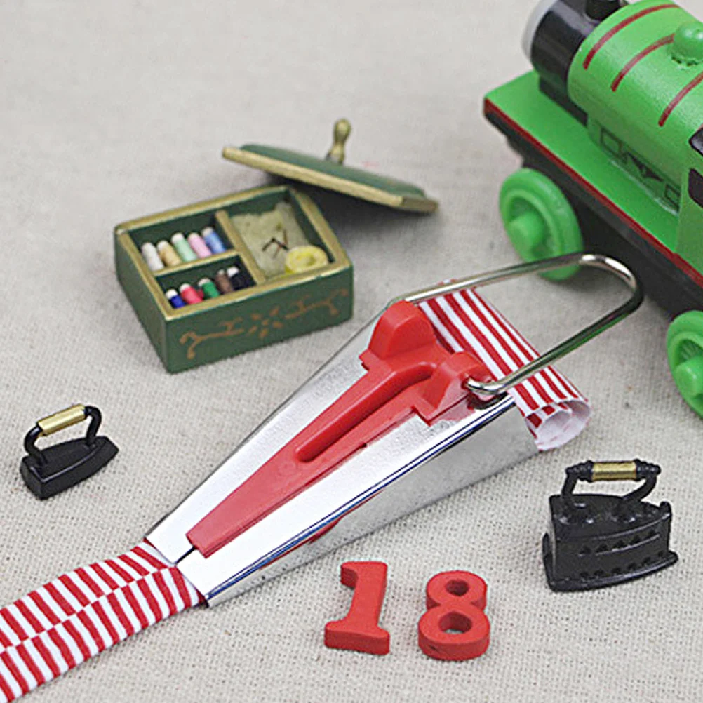 Инструмент для изготовления косой ленты