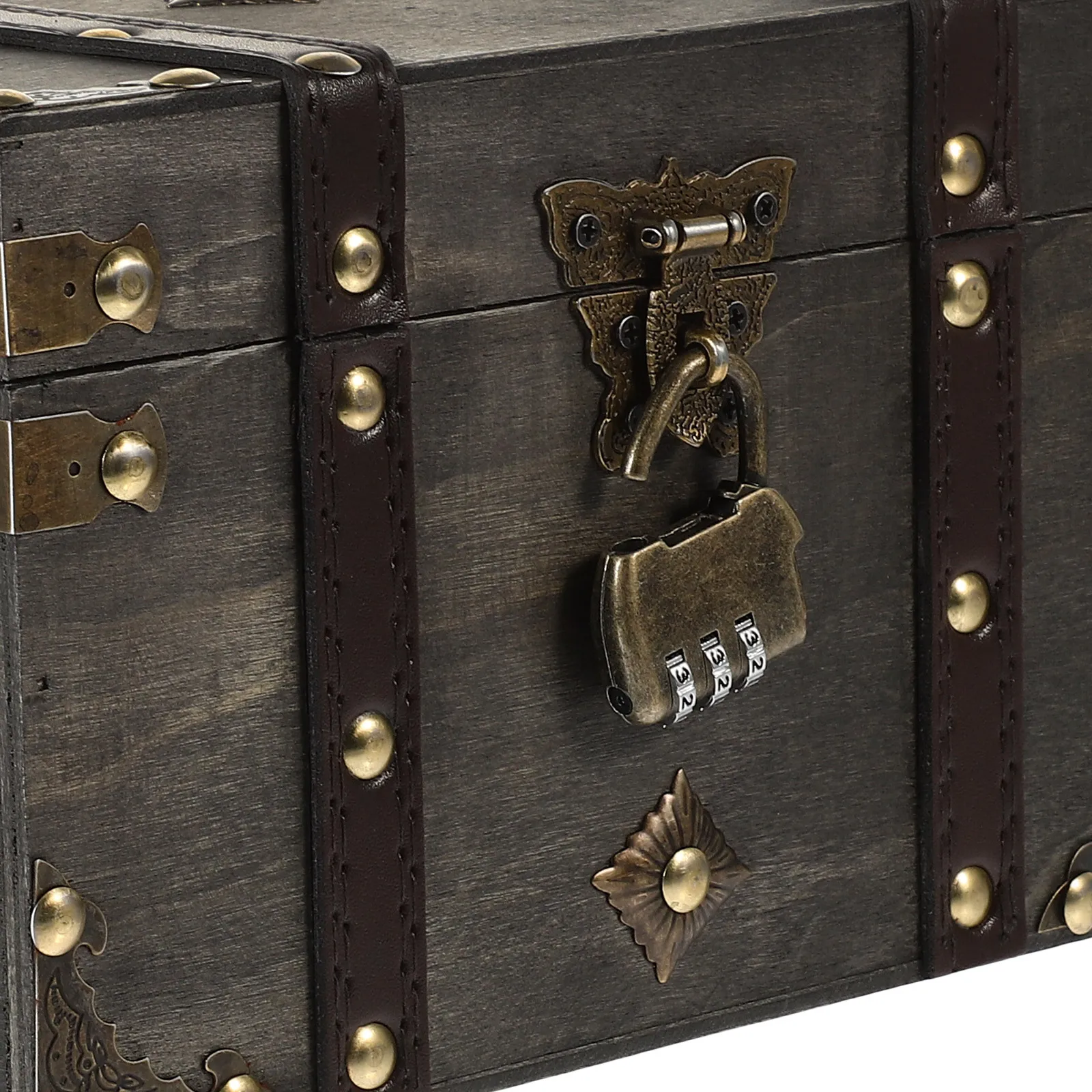 Винтажный деревянный сундук с замком - Фотография_4