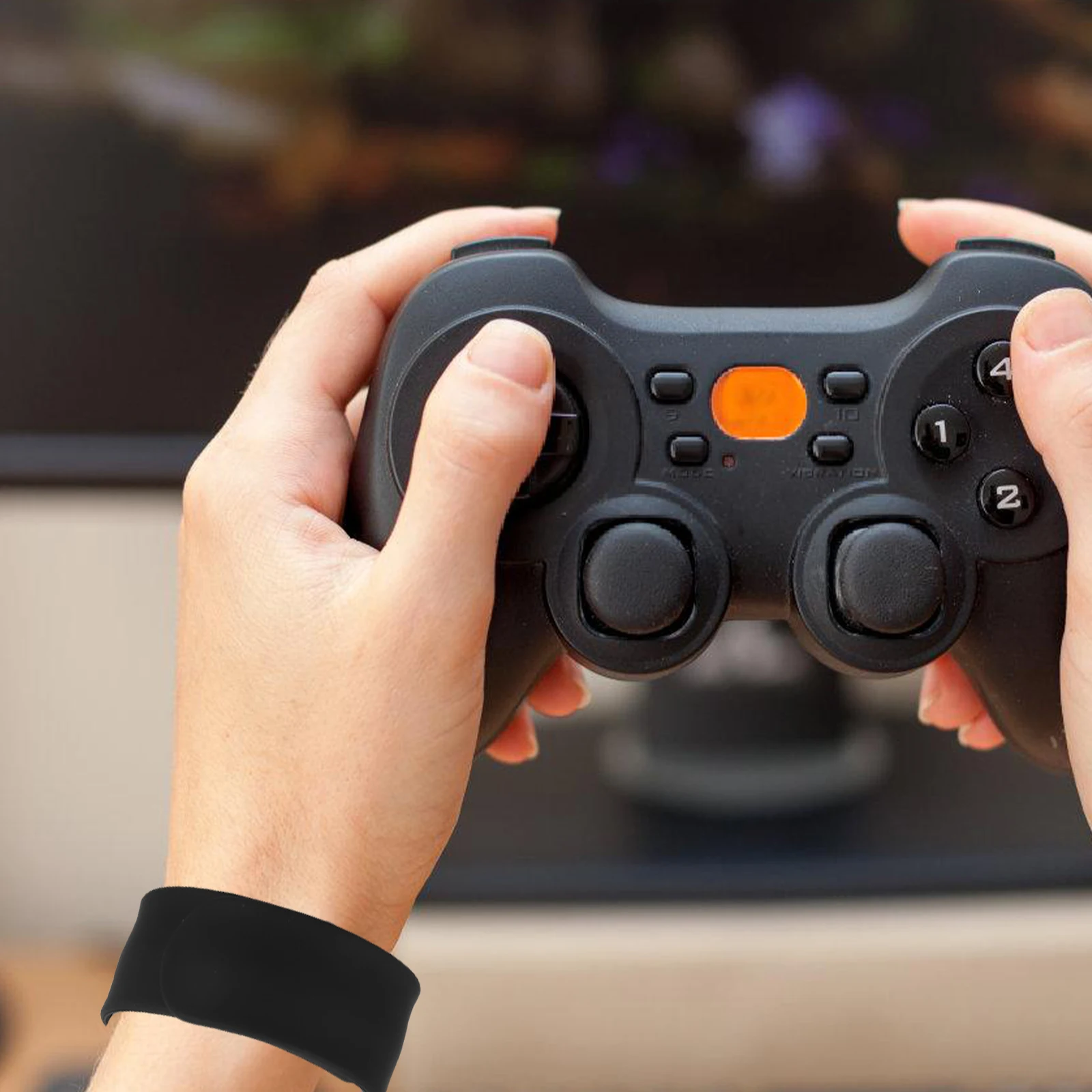 Ремешок на запястье h