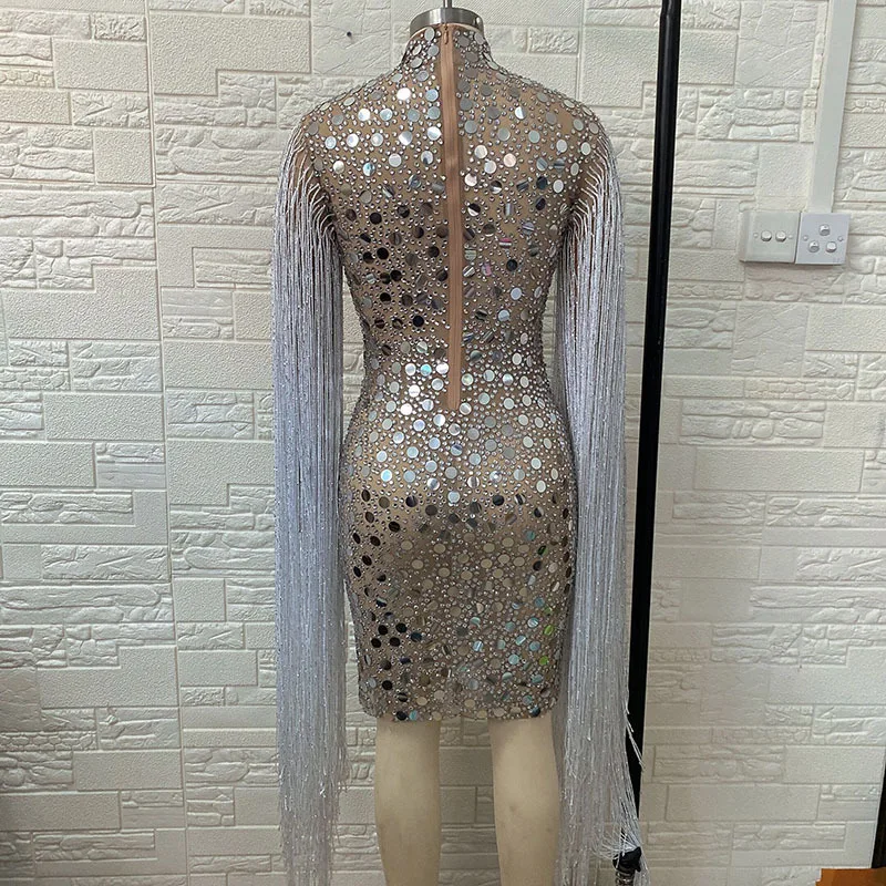 Сверкающее серебряное платье с блестками для дня рождения - Фотография_2