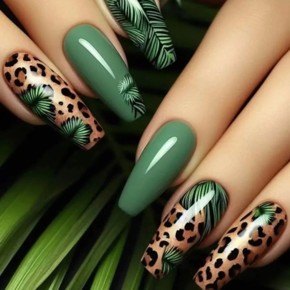 Готовые накладные ногти средней длины - Фотография_3