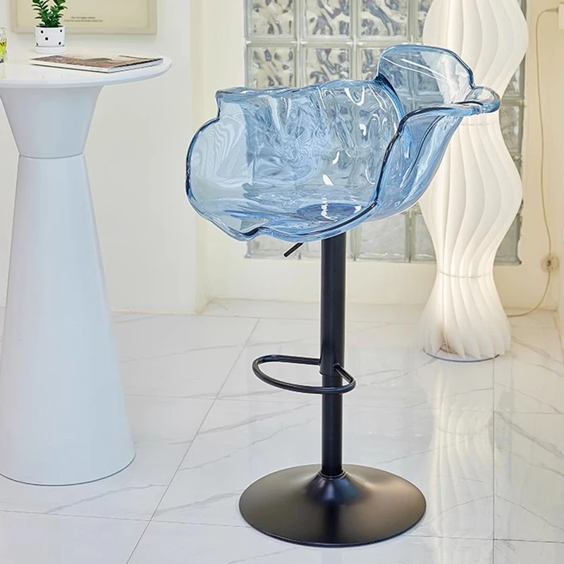 Пластиковые минималистичные барные стулья - Фотография_6