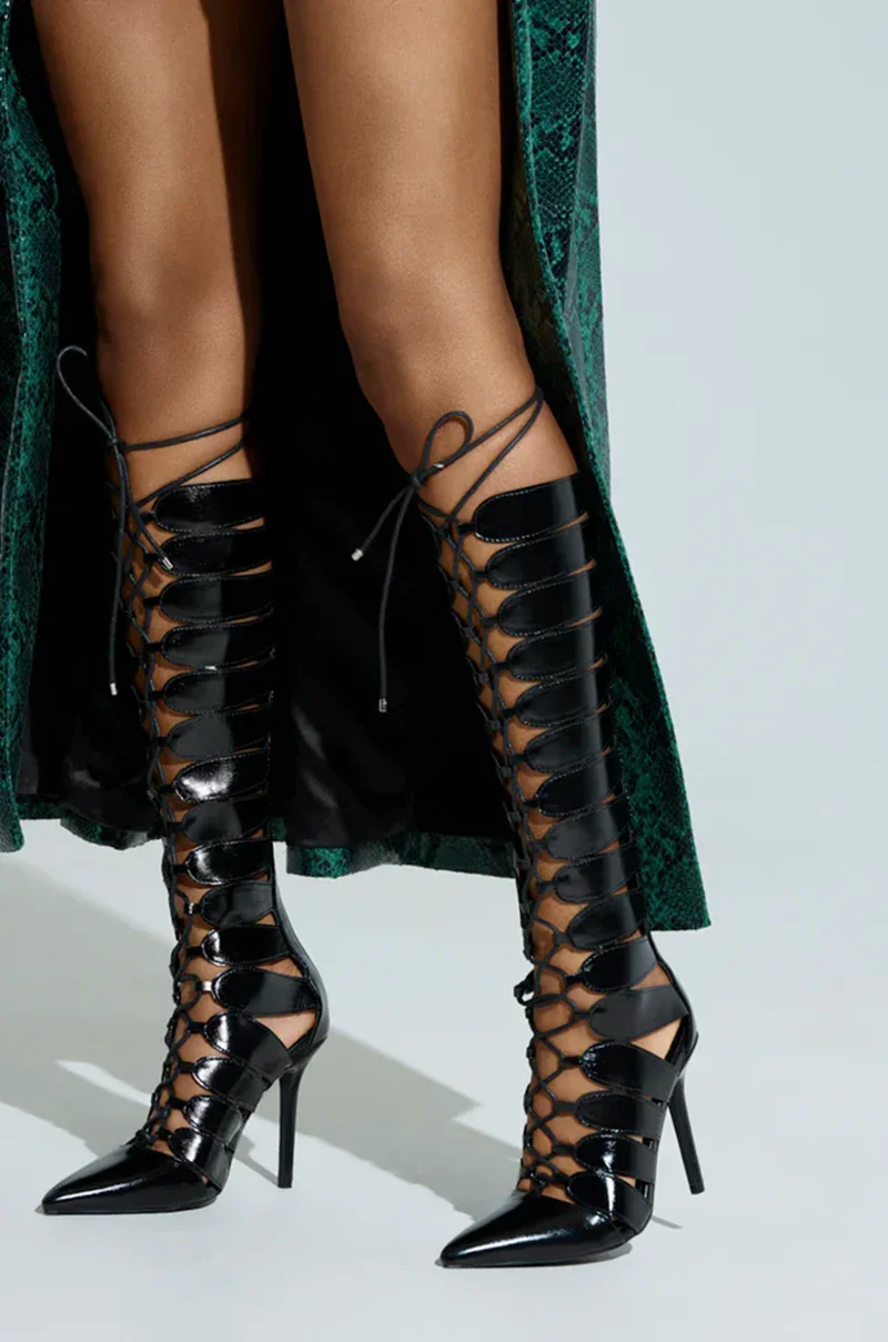 Черные кожаные туфли до колена со шнуровкой