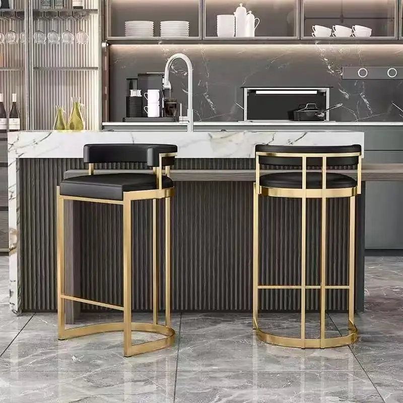 Металлические барные стулья для ресторана