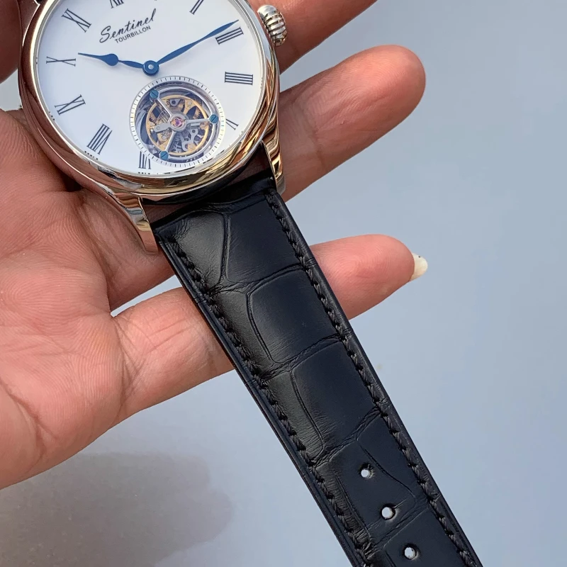 Часы без карточного механизма с турбийоном - Фотография_4