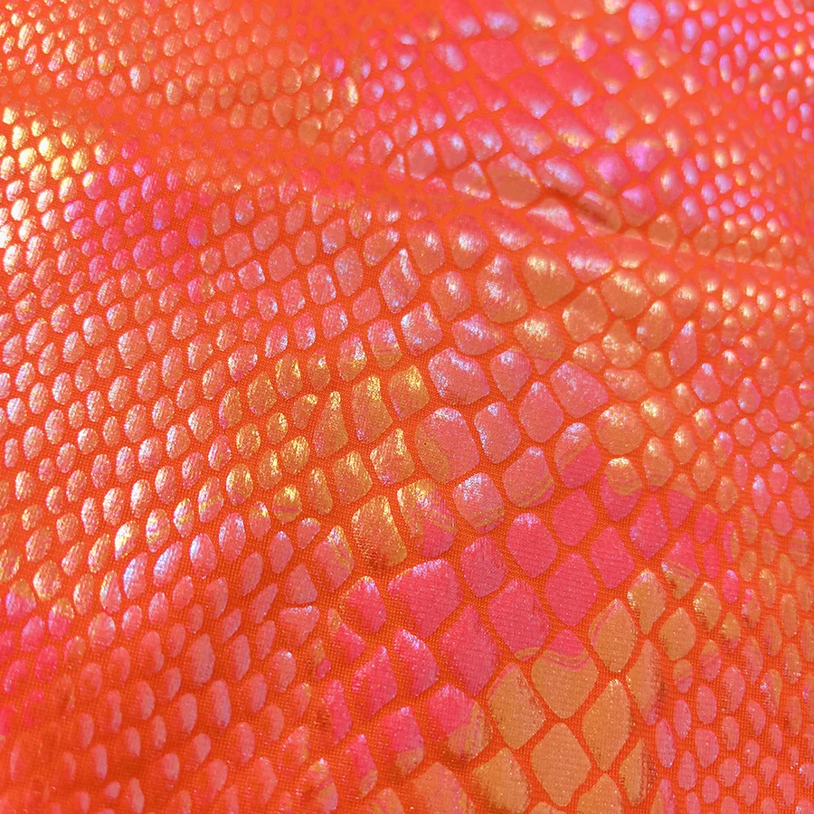 Сексуальный блестящий змеиный чешуй - Фотография_4