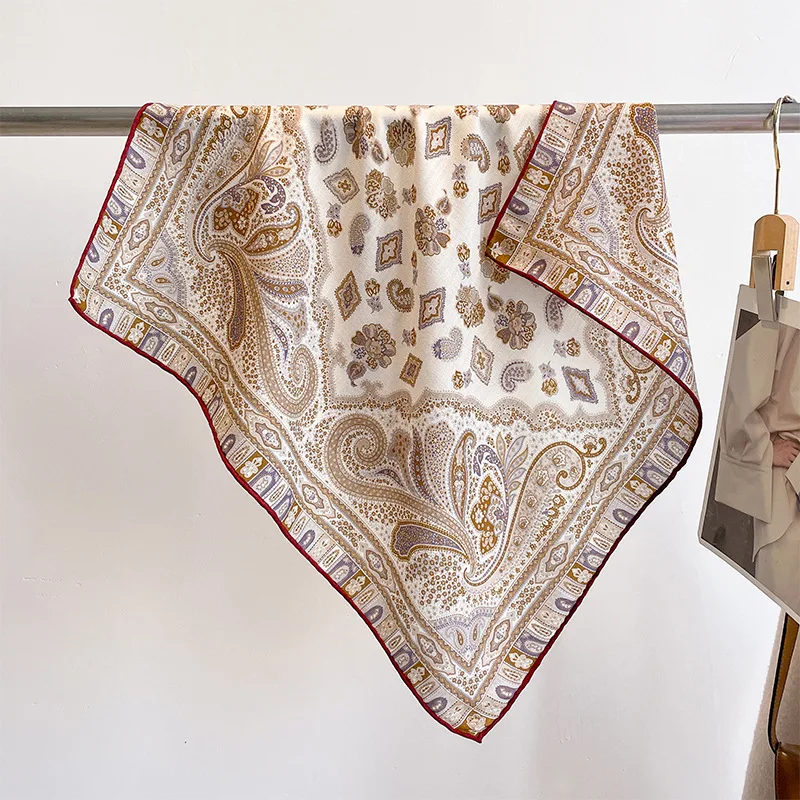 Шарф квадратный женский осенне-зимний - Фотография_3