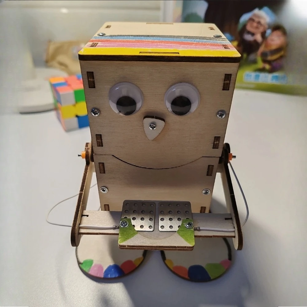 Встраиваемая модель подарочного робота-монета - Фотография_5