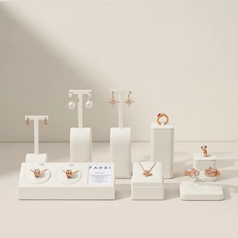 Woodten бежевая подставка для ювелирных изделий из микрофибры - Фотография_4