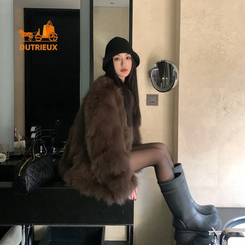 Зимнее женское пальто средней длины из натурального лисьего меха - Фотография_2