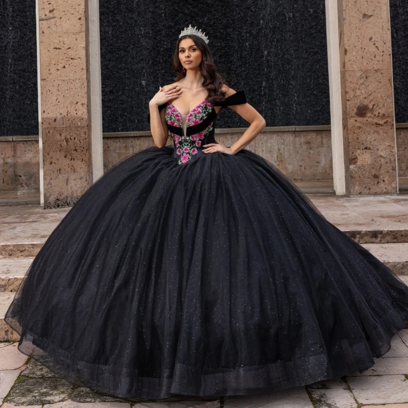 Черное блестящее платье quinceanera - Фотография_3