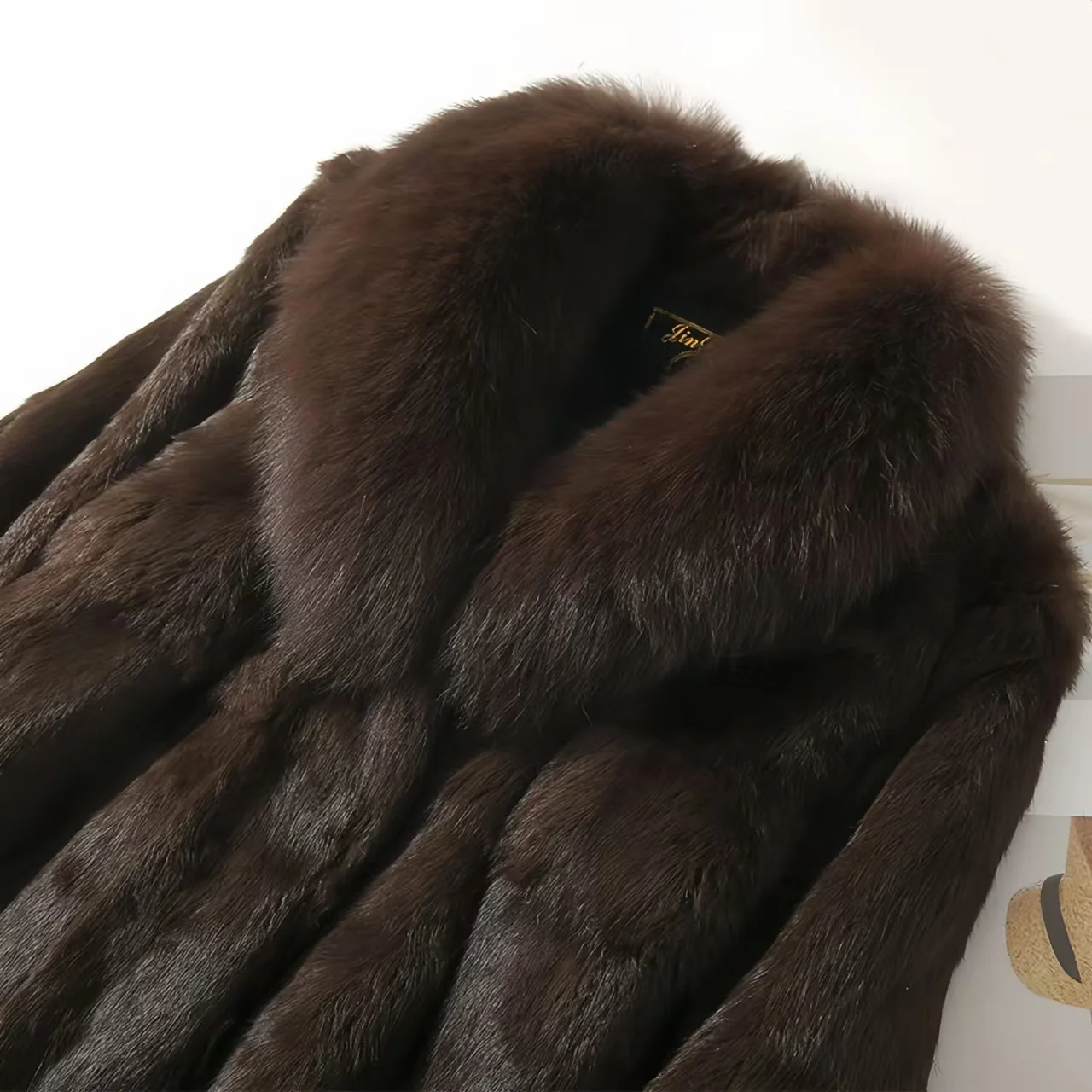 Женская осенне-зимняя короткая куртка из натурального кроличьего меха - Фотография_5