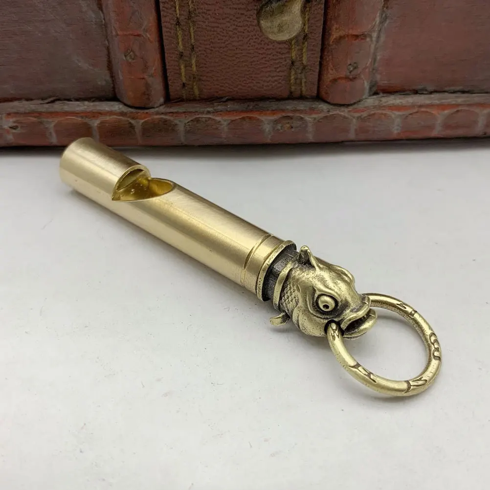 Маленький латунный брелок со свистком - Фотография_6