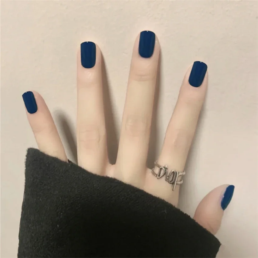 Накладные ногти черного и синего цвета с полным покрытием
