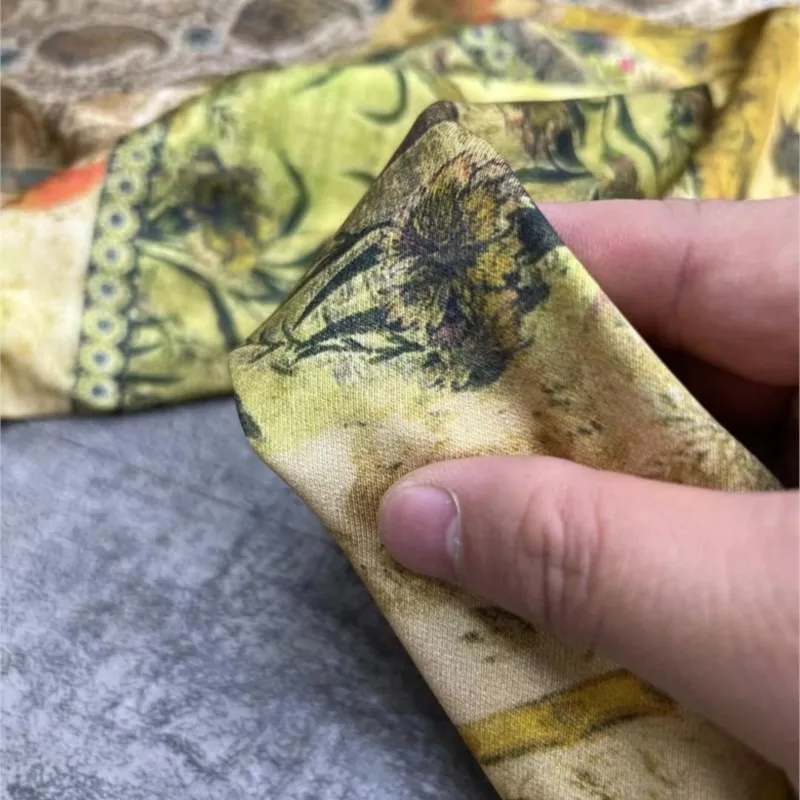 Новый комплект из эластичного шелкового ткани из твила с принтом от кутюр - Фотография_3