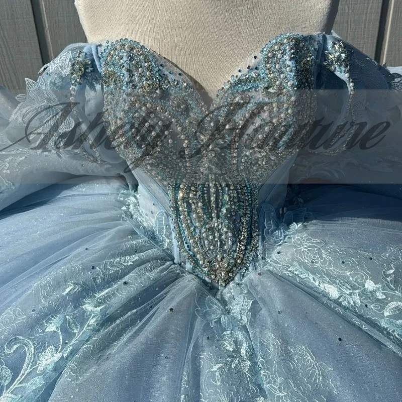 Элегантное голубое кружевное платье с бисером по индивидуальному заказу - Фотография_2