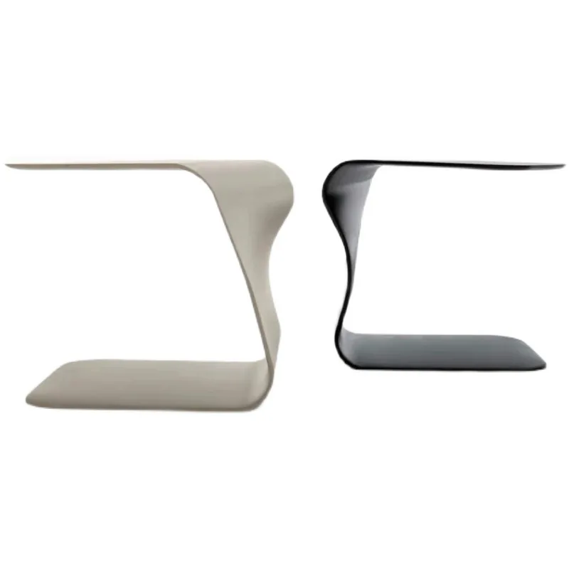 Бытовой диван, журнальный столик