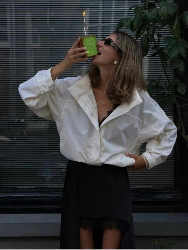 Повседневная закрытая однотонная куртка с завязками на талии - Фотография_3