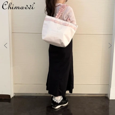 Новые милые женские атласные сумки с серебряными буквами и милым бантом - Фотография_3