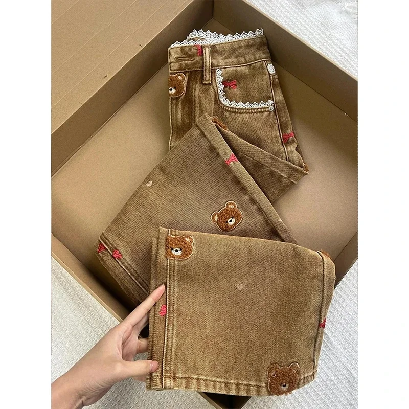 Широкие джинсы с кружевным мишкой и вышивкой в стиле пэчворк - Фотография_5