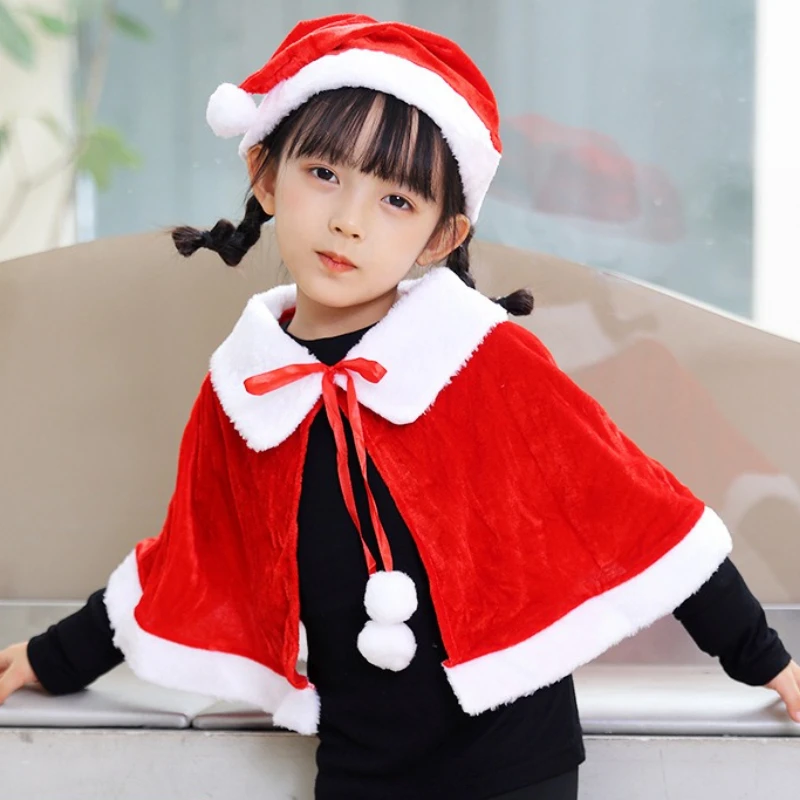 Зимний красный бархатный плащ - Фотография_4