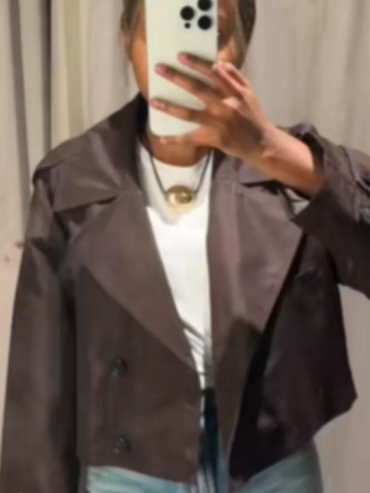 Коричневые двубортные короткие плащи - Фотография_4